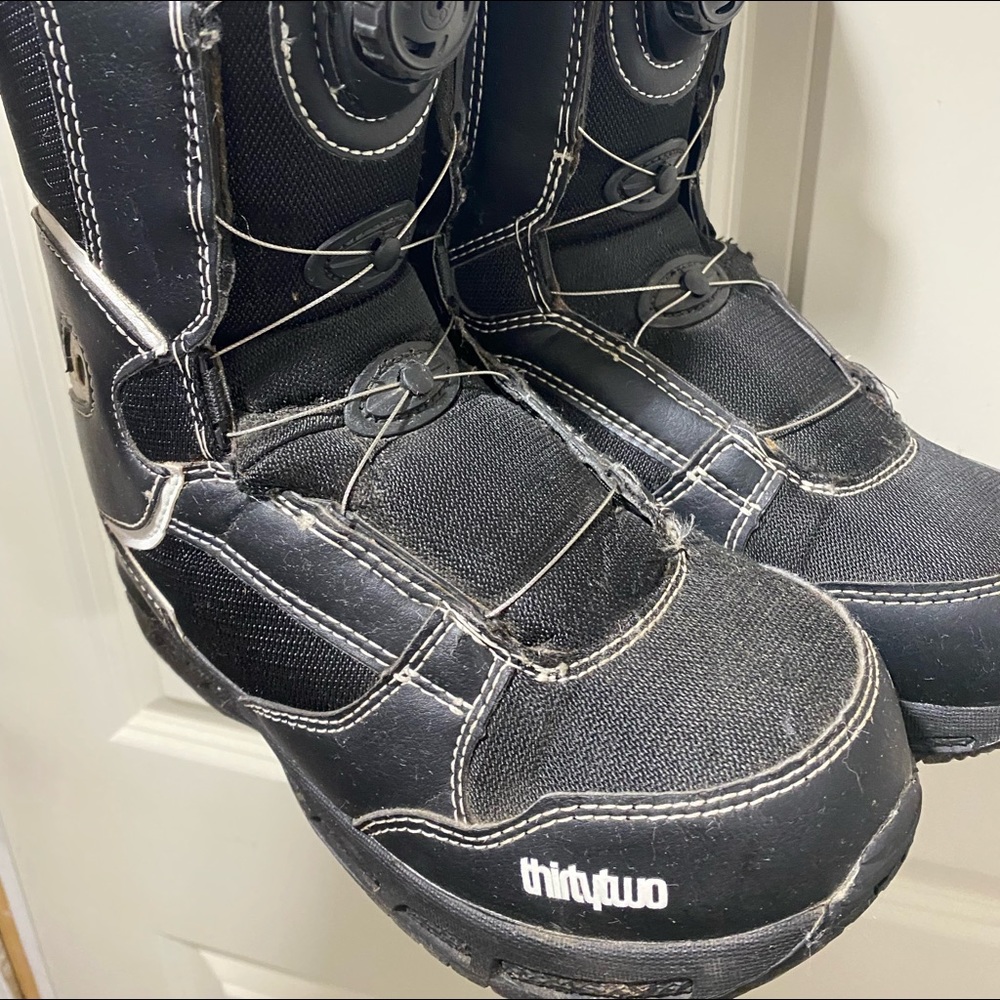 Kids Size 5 Snowboard Boots